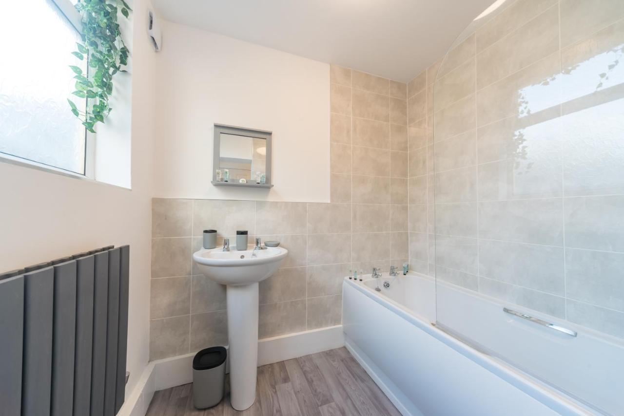 3 Bedroom Saks - 2 Living Area House In Newland Ave Hull Kingston upon Hull Exterior photo