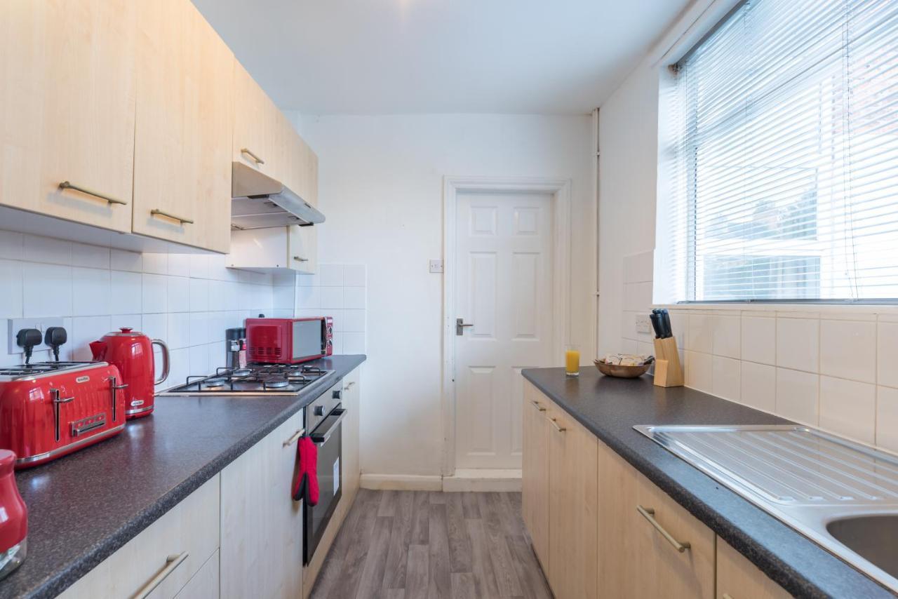 3 Bedroom Saks - 2 Living Area House In Newland Ave Hull Kingston upon Hull Exterior photo