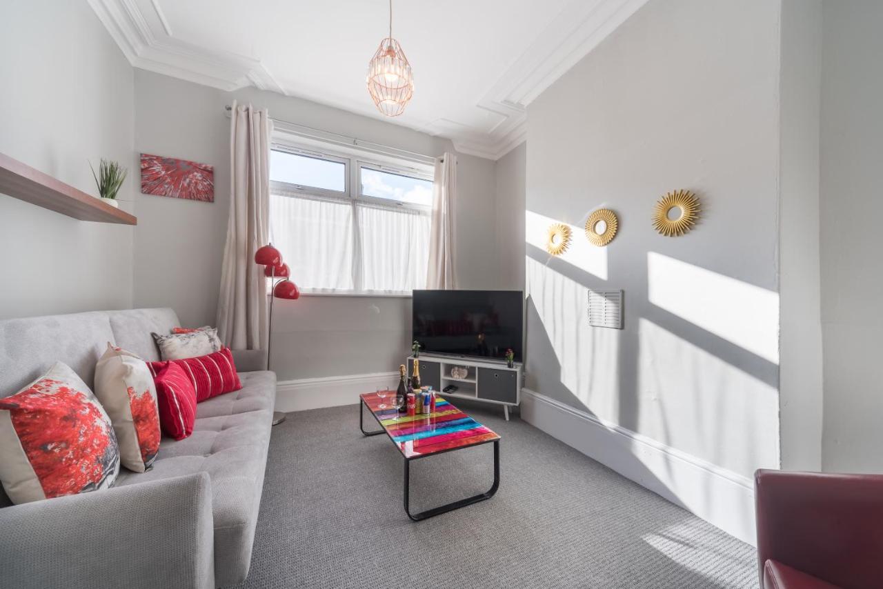3 Bedroom Saks - 2 Living Area House In Newland Ave Hull Kingston upon Hull Exterior photo