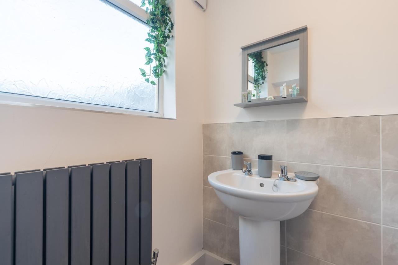 3 Bedroom Saks - 2 Living Area House In Newland Ave Hull Kingston upon Hull Exterior photo